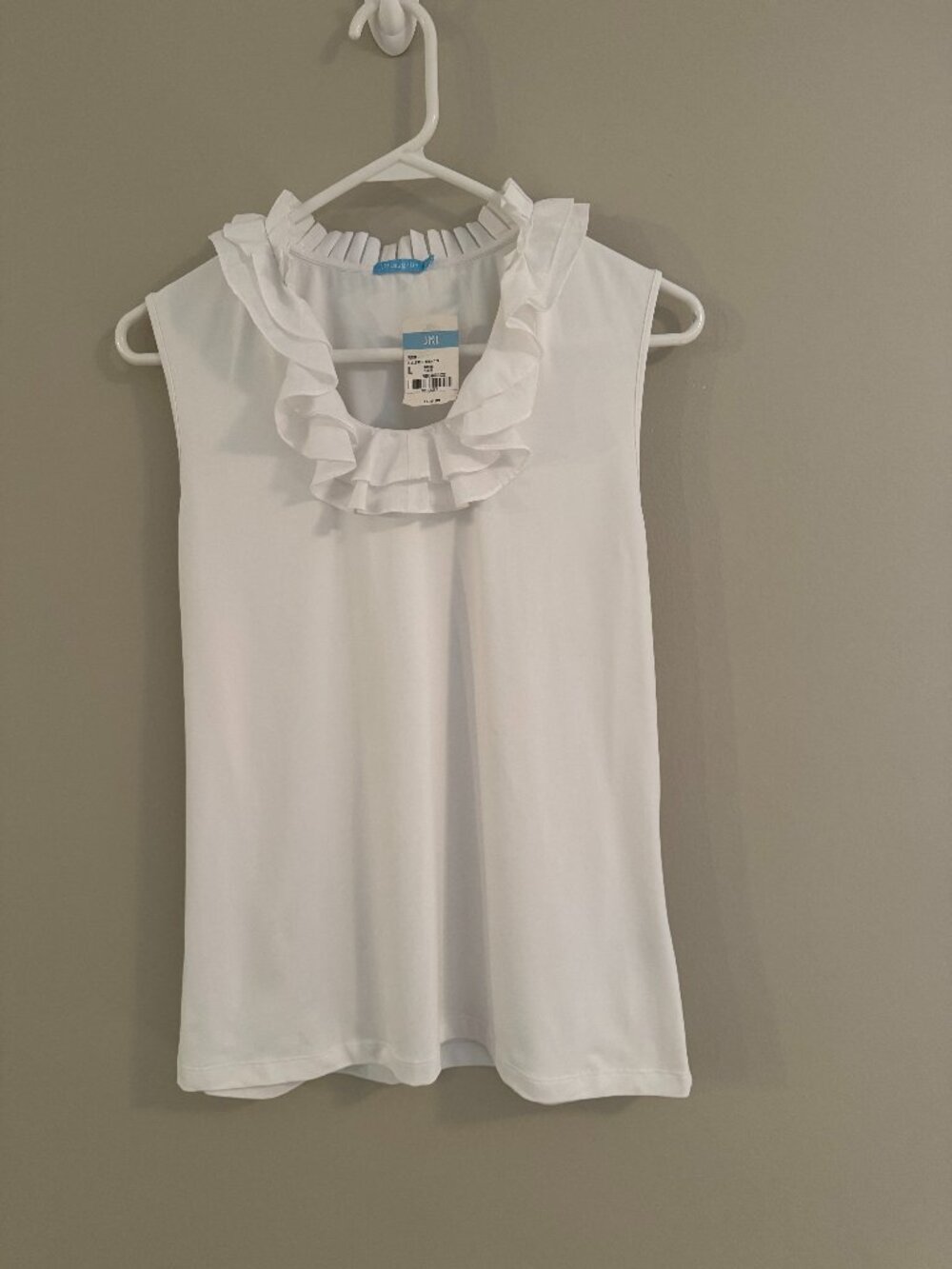 J.McLaughlin Sleeveless V Neck White blouse with simple ruffle  Size L  NWT